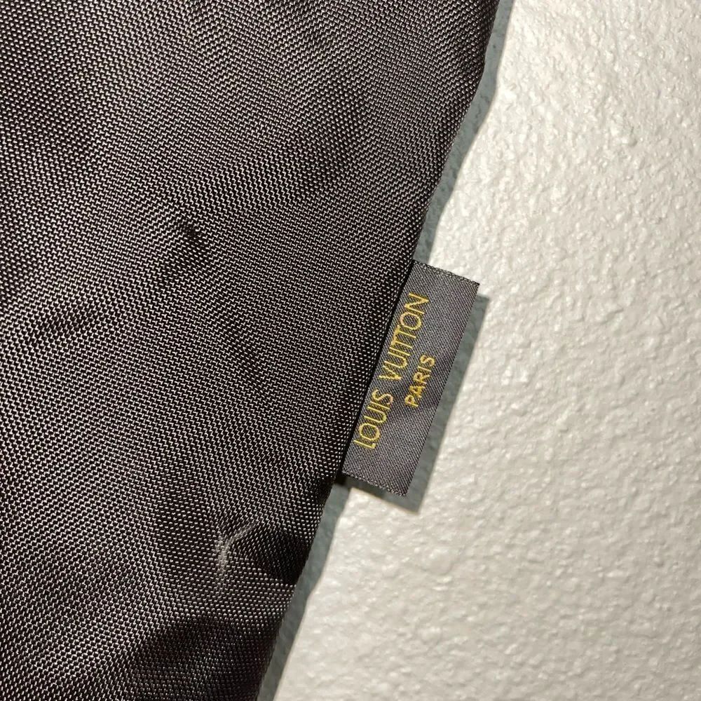 Louis Vuitton garment bag with hanger - Picture 3 of 13